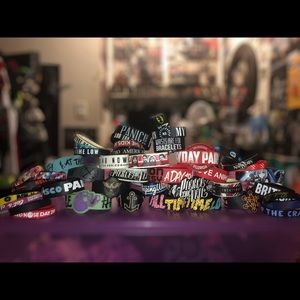 Hot Topic rubber bracelet lot! (bands, anime, etc)